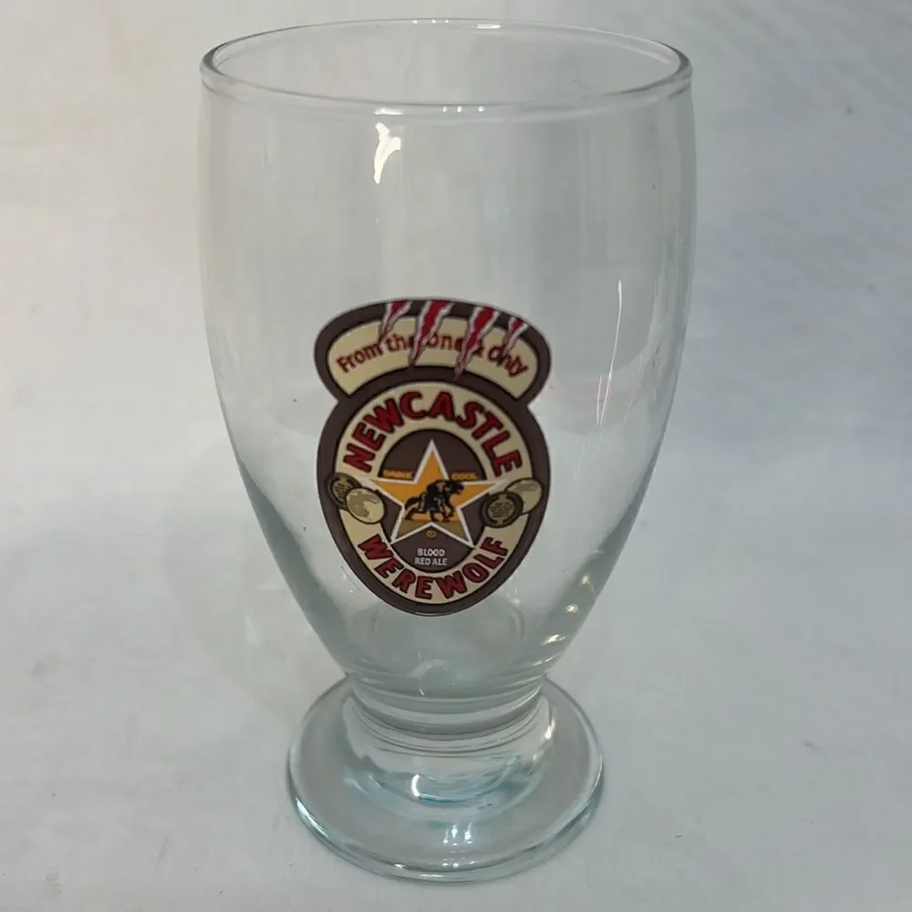 Newcastle Werewolf Beer Glass Blood Red Ale Drink Cool 14 Oz 6 In Tall 3 Round